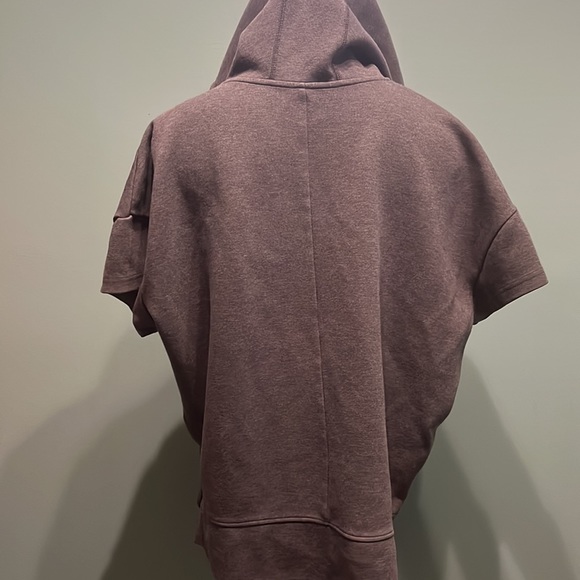 Core 10 Short Sleeve Hoodie - Picture 6 of 11